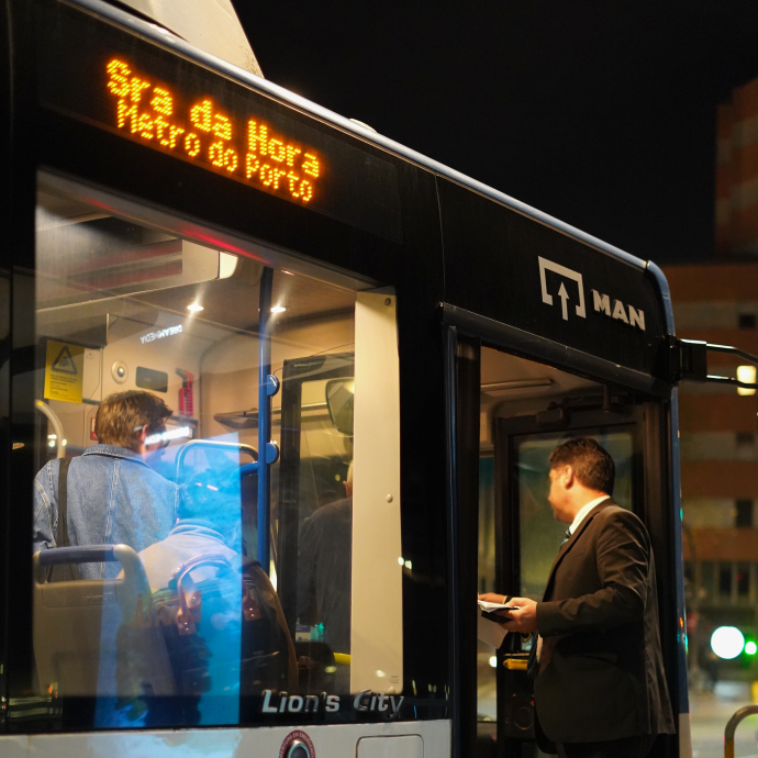 autocarro serviço alternativo ao metro